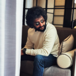 Nenu Local को हिंदी में Super Khiladi 4 नाम से यूट्यूब में रिलीज किया गया था। जिसे हिंदी बेल्ट में खूब पसंद किया गया।