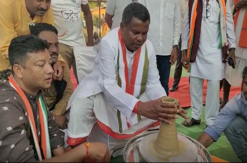 Minister Kawasi Lakhma