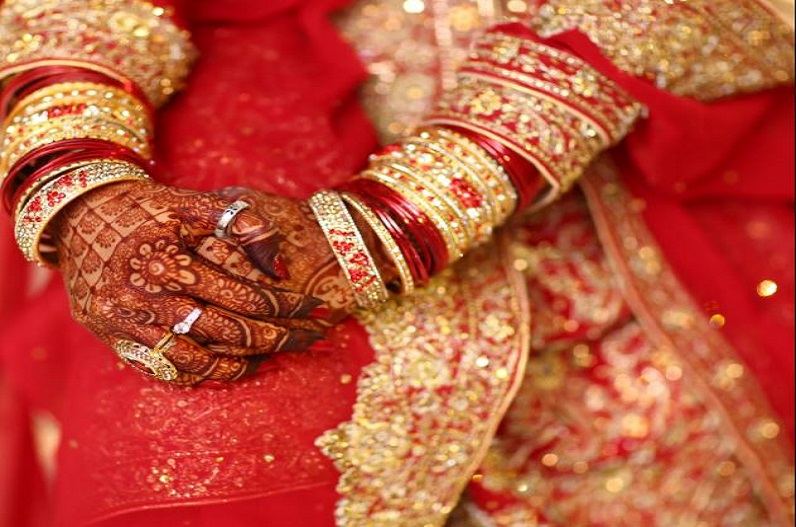 दूल्हे ने दहेज के 11 लाख रुपये लौटाए, मात्र एक रुपया लेकर सेना के रिटायर जवान की बेटी से रचाई शादी