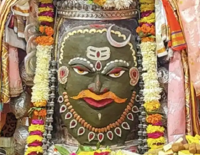 आज से महाकाल मंदिर में नहीं ले जा पाएंगे मोबाइल, तीन स्थानों पर बनाए गए 10 हजार लॉकर