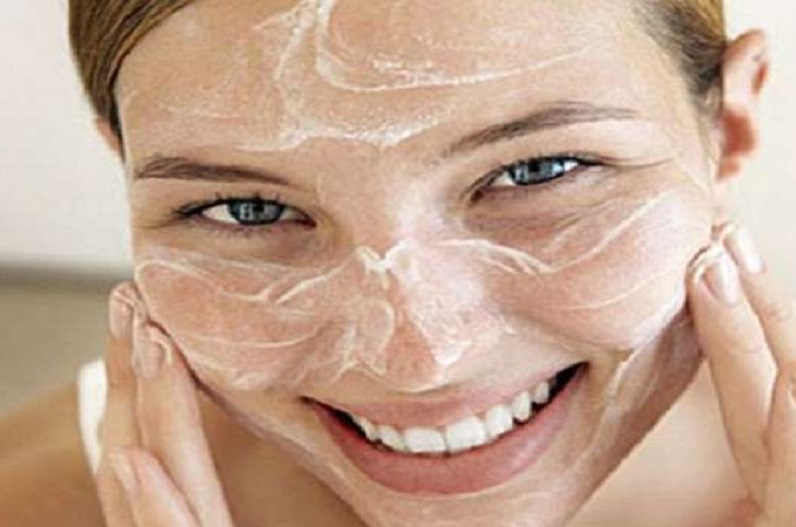 weird beauty hacks from sperm facial to applying period blood on face