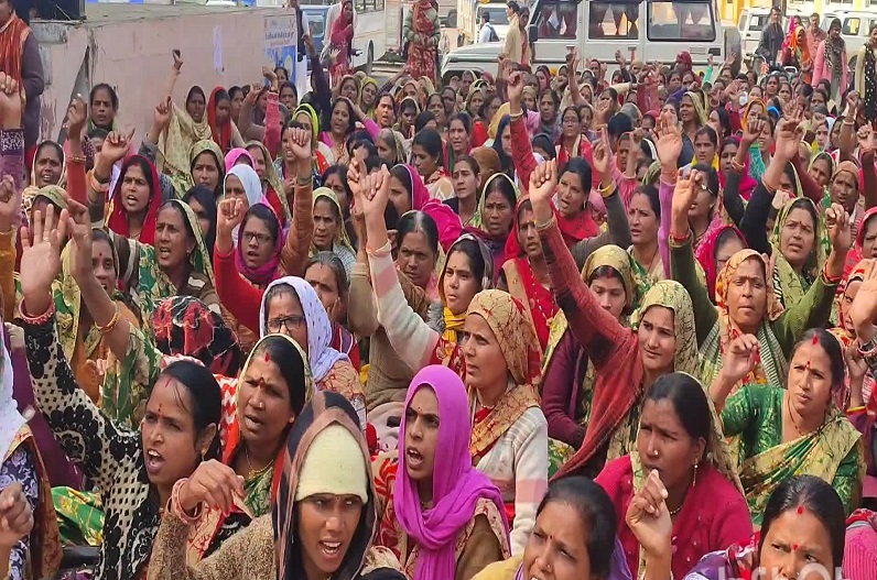 Anganwadi workers on strike for 11 point demands