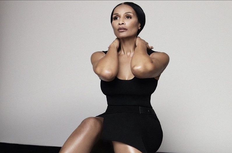 70 साल की ये सुपरमॉडल ने मचाया बवाल, ‘दादी’ की ग्लैमरस अदाएं देख चकरा जाएगा आपका भी सिर