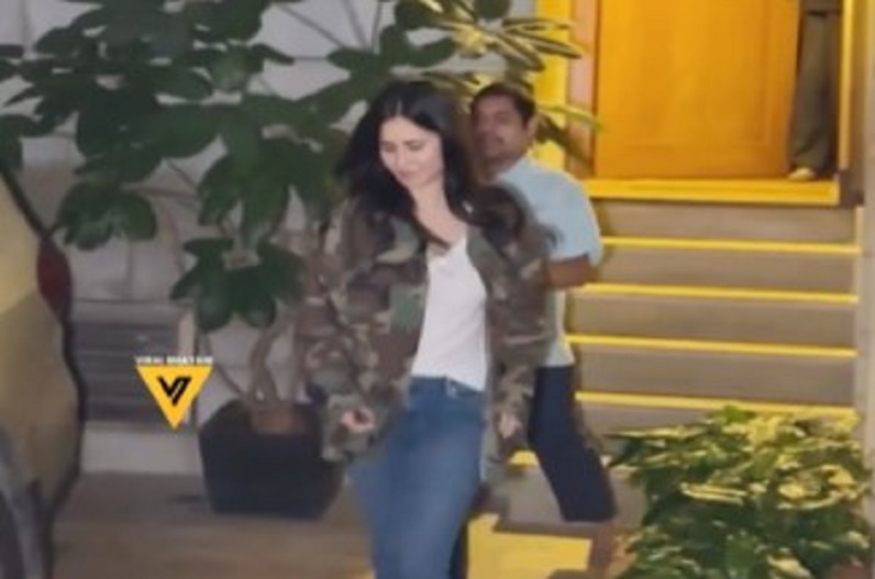 Pregnant Katrina Kaif spotted in a loose jacket ?