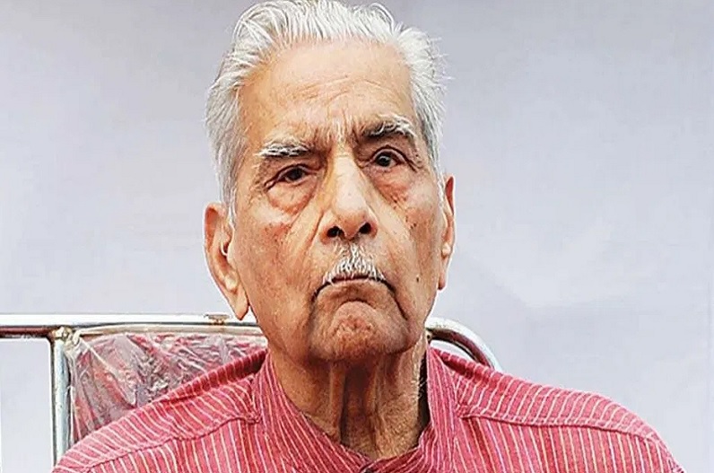 Former Law Minister Shanti Bhushan passed away, breathed his last at his Delhi residence.