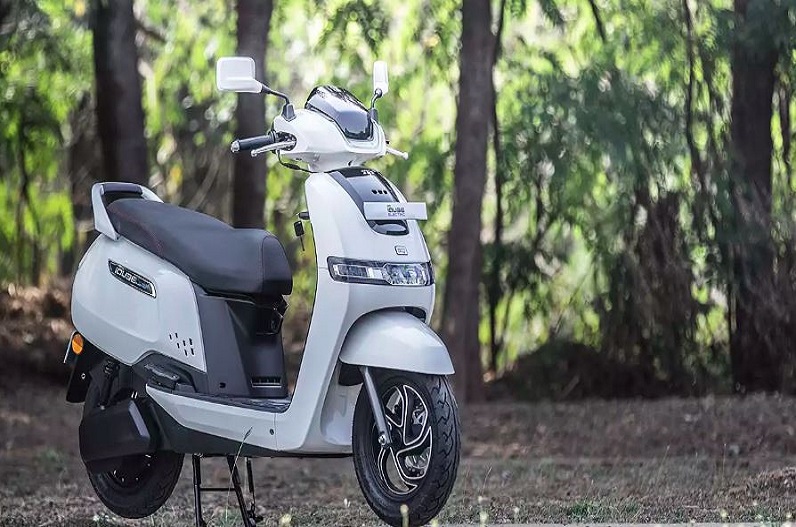 E-Scooter : इस इलेक्ट्रिक स्कूटर की बाजार में हो रही भयंकर डिमांड, यहां जानें कीमत और फीचर्स