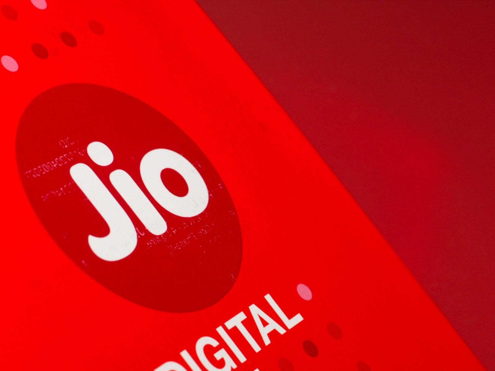 JIO ने लॉन्च किया ये धमाकेदार प्लान्स, एक साल तक फ्री मिलेगी कॉलिंग और डेटा, जल्दी उठाएं लाभ