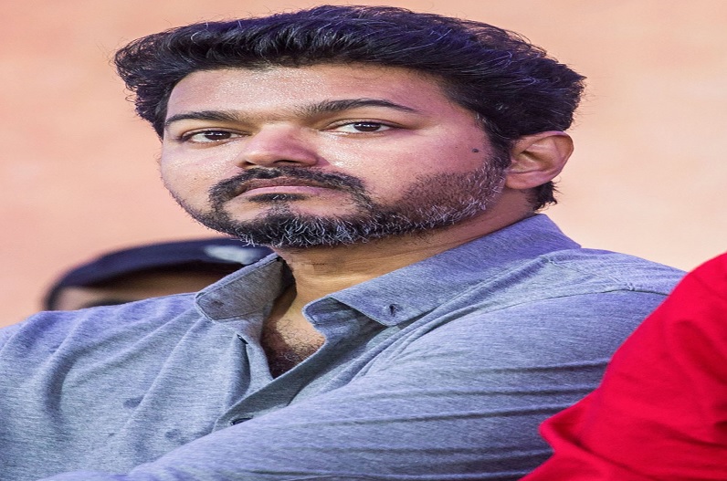 धनुष के बाद अब थलापति विजय लेंगे पत्नी से तलाक! ये रही वजह…