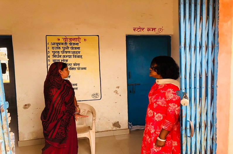 आंगनबाड़ियों की स्थिति देख भड़की कलेक्टर, सहायिका को लगाई फटकार, कार्यकर्ता के वेतन रोकने के दिए निर्देश