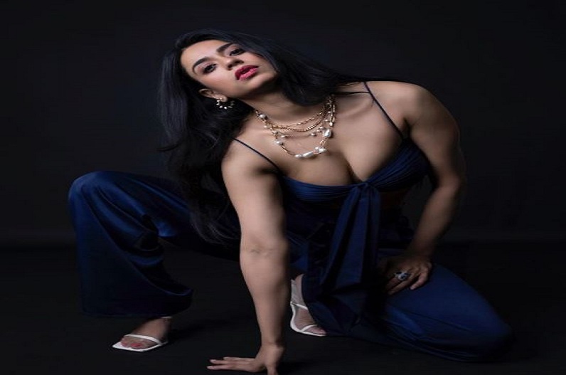 The actress who romanced with Pawan Singh got a bold photoshoot