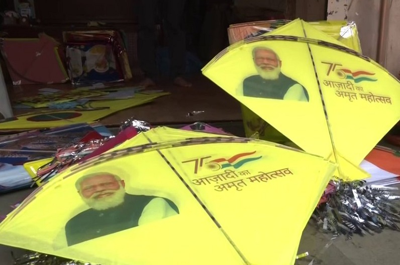 मकर संक्रांति से पहले प्रधानमंत्री नरेंद्र मोदी की थीम पर बनी पतंगों की मांग बढ़ी…