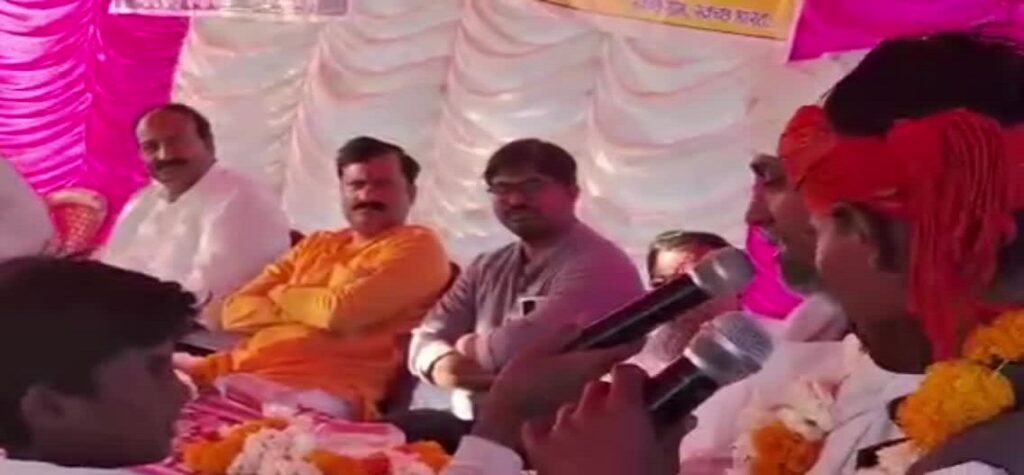 Video of BJP MLA going viral during Vikas Yatra: