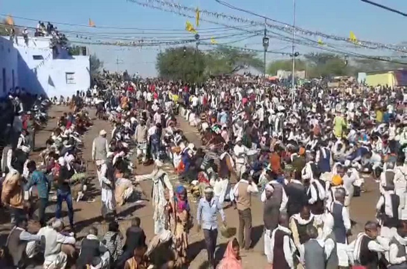 Morena News: इस मेले में होती है भक्ति की अमृत वर्षा, प्रसादी के लिए उमड़ती है लाखों श्रद्धालुओं की भीड़