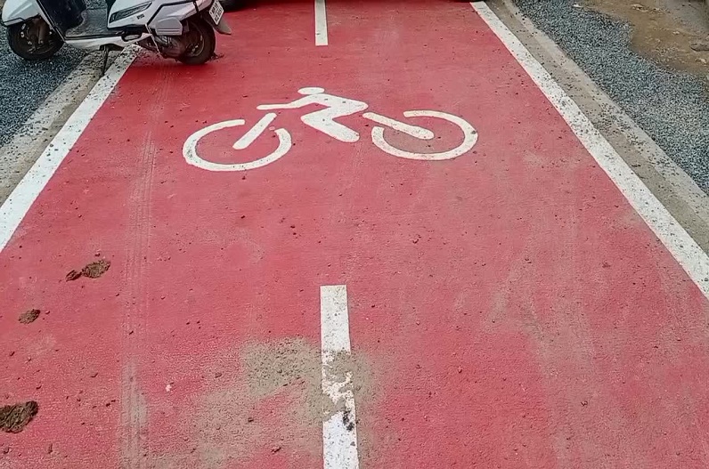 Satna News : स्मार्ट सिटी में करोड़ो का लागत से बने साइकिल ट्रैक पर कब्जा, इस तरह दुरुपयोग कर रहे लोग