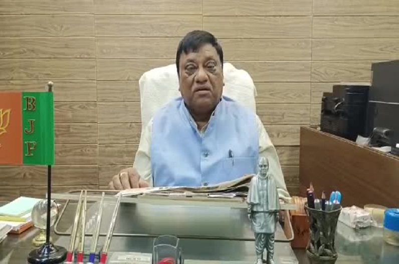 Janjgir news : नेता प्रतिपक्ष ने सरकार को बताया संवेदनहीन, नक्सली हमले में शहीद हुए जवानों का मामला