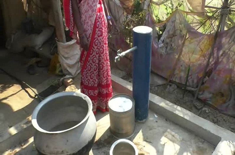 Saraipali News: नल-जल योजना ठप..! अभी से ही बूंद-बूंद पानी को मोहताज हुए ग्रामीण