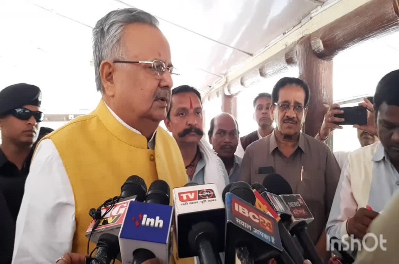 Dhamtari news: ‘आगामी चुनाव में भाजपा को मिलेगा ईडी और सीडी का फायदा..’, पूर्व सीएम रमन सिंह ने ली चुटकी