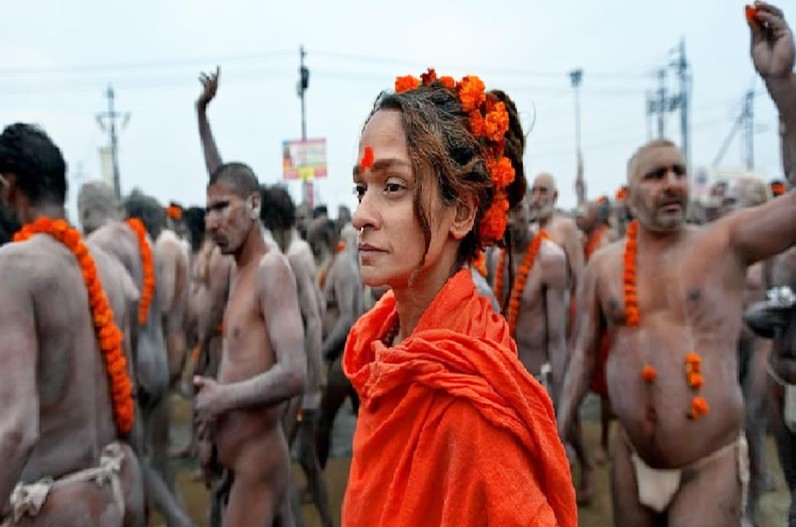 Female Naga Sadhus also remain naked?