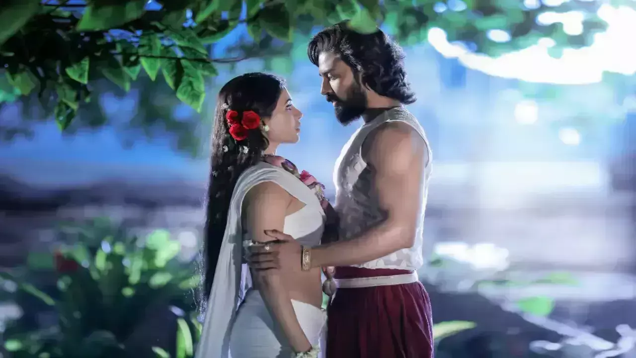 इस कहानी में सामंथा, शकुंतला के किरदार में नज़र आएंगी वहीं मलयालम के एक्टर देव मोहन फिल्म में राजा दुष्यंत का किरदार निभाते दिखेंगे।