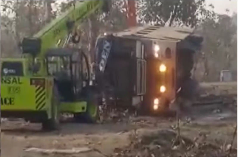 SAGAR NEWS :सागर जिले में हुआ बड़ा सड़क हादसा, बस सवार 4 यात्रियों की मौके पर हुई मौत, 16 गम्भीर रूप से घायल