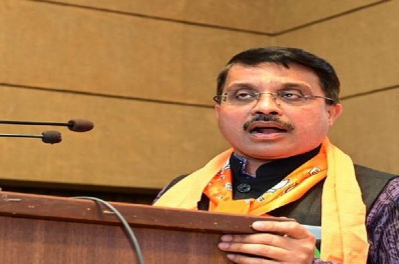 State Minister Rajneesh Aggarwal hit back at Bhupesh Baghel