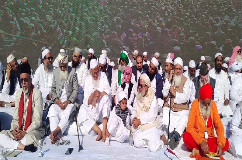 जमीयत उलेमा-ए-हिंद के मंच पर मचा बवाल, जैन मुनि ने आपत्ति जता दूसरें धर्मगुरूओं सहित छोड़ा मंच