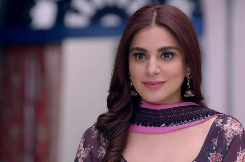 Actress Shraddha Arya changed all her clothes in front of the camera