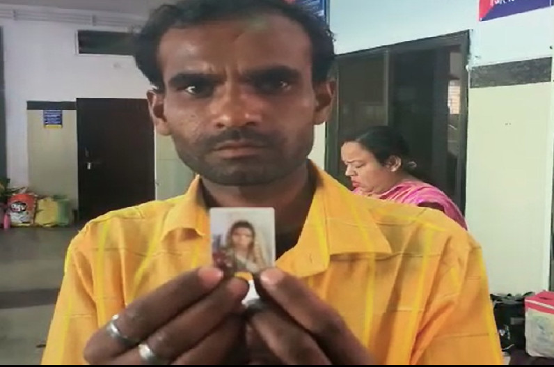 Sehore news :रुद्राक्ष वितरण महोत्सव में मची अफरा तफरी, अपनों की तलाश में जुटे श्रद्धालु , आधा दर्जन से ज्यादा लोग लापता