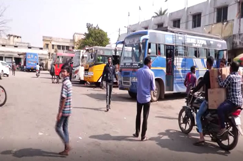Raigarh news: तीन सालों के बाद भी धरातल पर नहीं उतर पाई बस स्टैंड निर्माण की योजना, सामने आ रही ये लापरवाही..!
