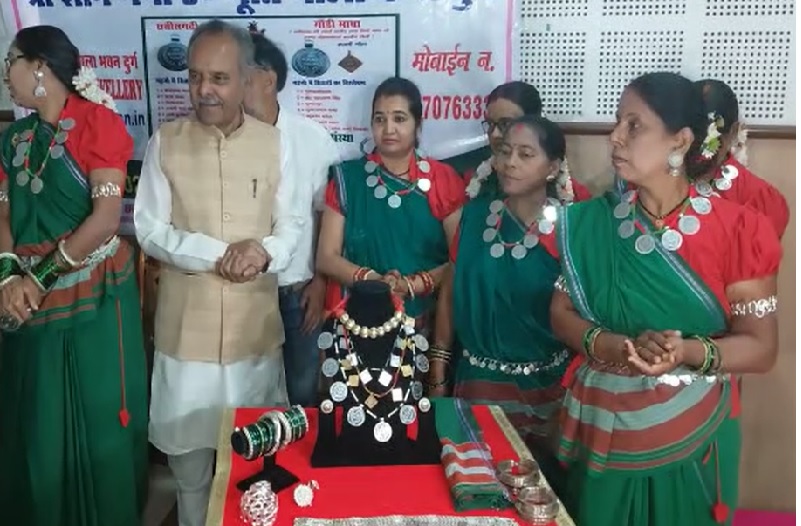 छत्तीसगढ़ के पारम्परिक आभूषण को दिया गया नया रूप, अब रुपिया में अरबी नहीं छत्तीसगढ़ी भाषा की लिपिबद्ध दिखेगी