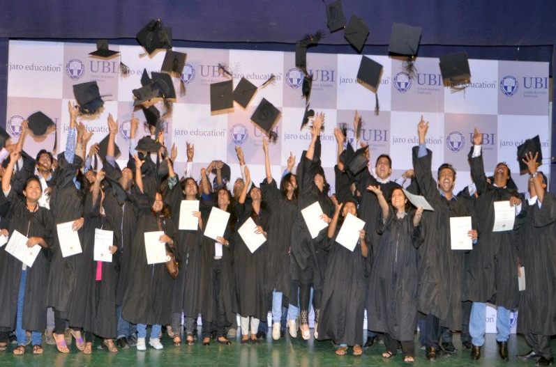 दीक्षांत समारोह में ‘अंगवस्त्र’ पहनकर ही आएं छात्र, दिल्ली विश्वविद्यालय ने जारी किया निर्देश