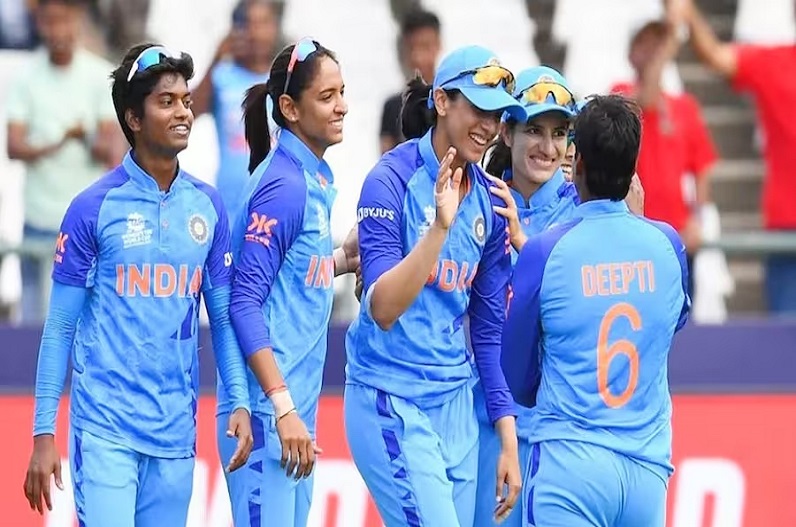 India vs England Women Match LIVE Score