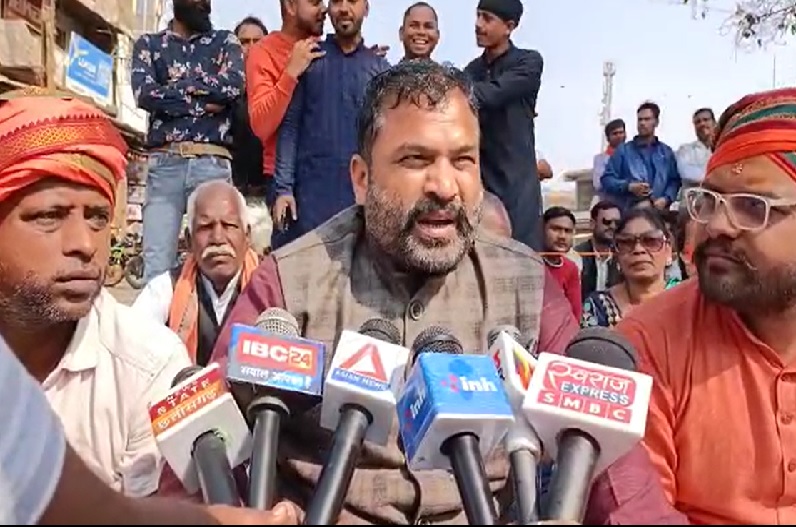 PENDRA NEWS : लचर कानून व्यवस्था के खिलाफ बीजेपी का प्रदर्शन, चक्काजाम कर कार्रवाई के लिए भरी हुंकार