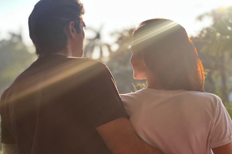 शादीशुदा प्रतीक बब्बर को फिर हुआ प्यार, इस बोल्ड अभिनेत्री को कर रहे डेट, फोटो शेयर कर कही ये बात