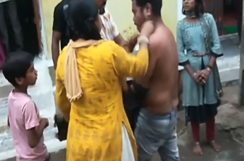 Fed up with her husband's infidelity, the wife thrashed her husband fiercely