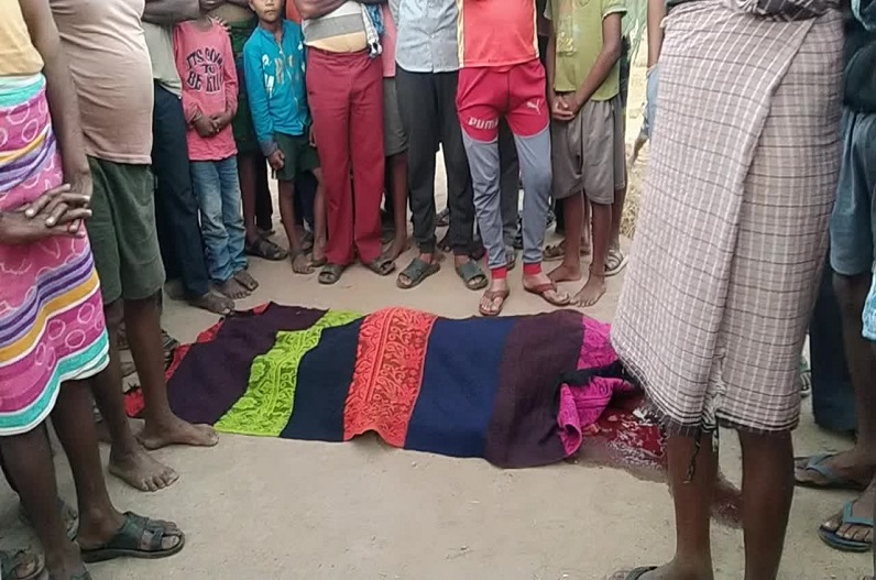 Rajim news: खुले में शौच करने गई महिला की दर्दनाक मौत, वजह जानकर दंग रह जाएंगे आप