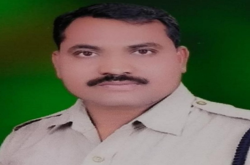 Janjgir Champa News: एडिशनल SP ने प्रधान आरक्षक को किया सस्पेंड, इस मामले में लगे गंभीर आरोप, FIR दर्ज