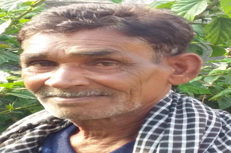 Khairagarh news: गीतों के दम पर देश-दुनिया में नाम कमाने वाले लोक कलाकार का निधन, गोद लिए पुत्र ने दी मुखाग्नि