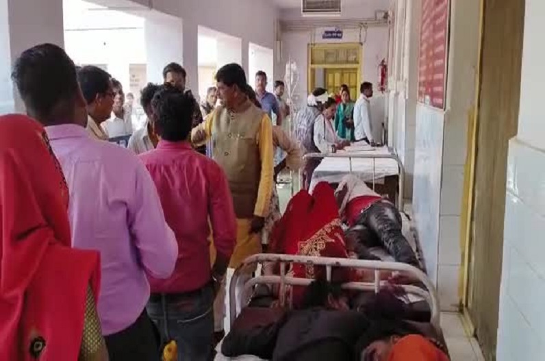Vidisha news: यात्री बस और पिकअप की जोरदार भिड़ंत, 1 की मौके पर मौत, 2 दर्जन यात्री गंभीर रूप से घायल