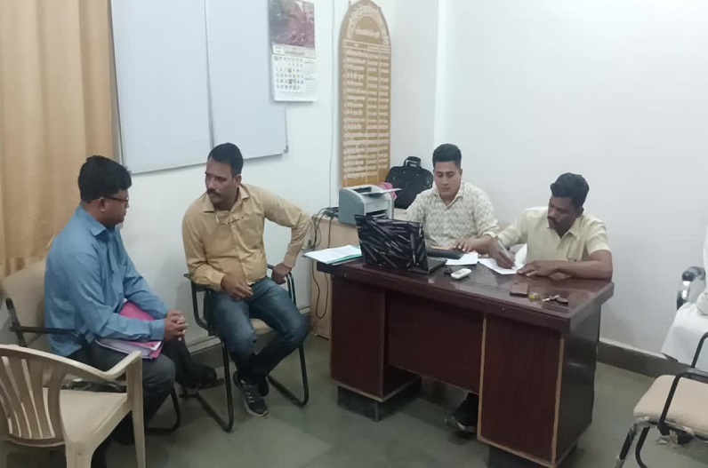 Jabalpur Lokayukta's team arrested food inspector red handed for taking bribe of Rs.30,000