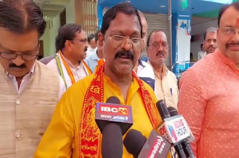 Ambikapur News: ‘माता रानी भाजपाइयों को सद्बुद्धि दें..’ देवी दर्शन करने पहुंचे मंत्री ने BJP पर बोला हमला