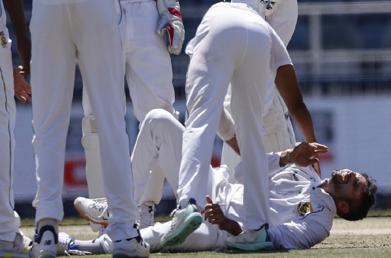 Cricketer injured on the field