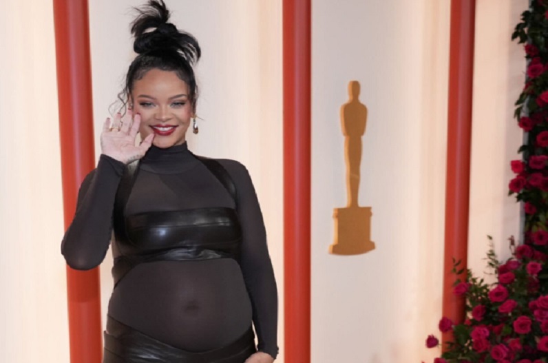 Rihanna Flaunts Baby Bump at the Academy Awards 2023