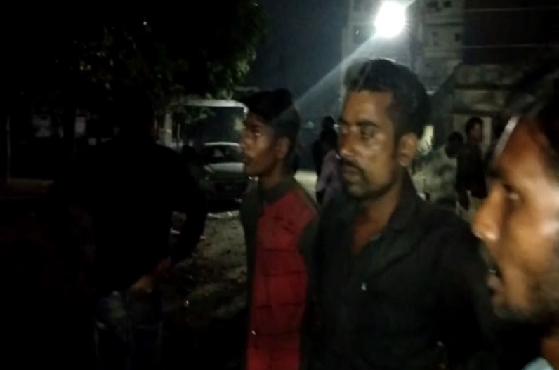 Narsinghpur News: वन विभाग की बड़ी लापरवाही! नियमों के विरूद्ध जाकर किया ऐसा काम, दर-बदर भटकने को मजबूर हुए मजदूर