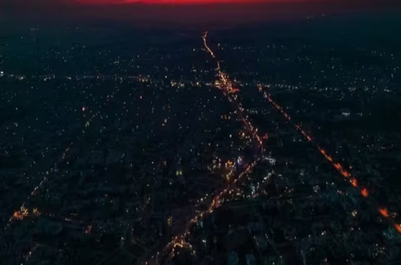 पाकिस्तान में फिर छाया संकट का बादल, इस शहर कई इलाकों में बिजली गुल