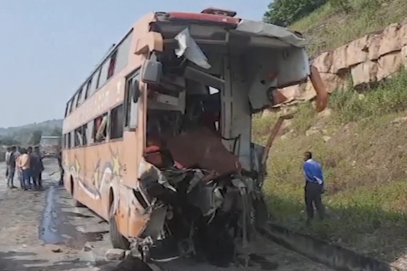 Bus Truck Accident in ambala