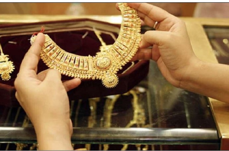 सोना खरीदने का शानदार मौका, ईद से पहले गहनों के दामों में आई गिरावट, जानें आज का ताजा भाव
