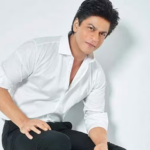 शाहरुख के जन्म होने के समय उनकी दादी ने उनका नाम अब्दुल रहमान रखा था पर जब स्कूल जाने की बात हुई तो उनके पिताजी ने यह नाम बदलकर शाहरुख रख दिया था। यह उन्होंने इसलिए किया क्योंकि शाहरुख की बहन का नाम लालारुख है और वह उनकी बहन से मिलता जुलता नाम ही उन्हें देना चाहते थे।