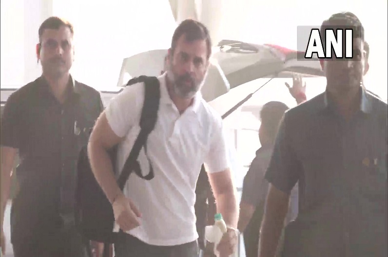 Rahul Gandhi reached the Supreme Court