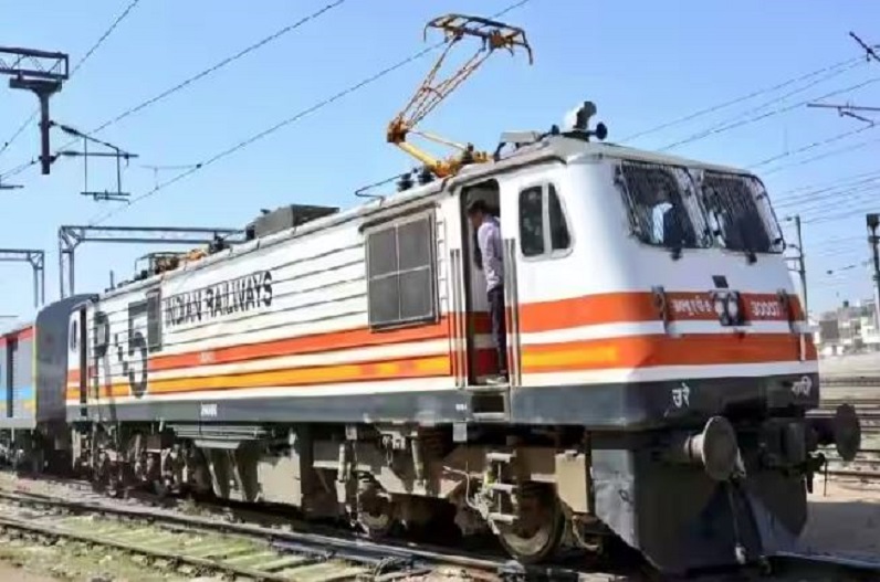Tatanagar-Itwari Express will stop at Akaltara